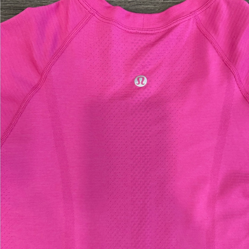 Lululemon Swiftly Tech Short Sleve Shirt 2.0 Race Length Sonic Pink Size 6 - Picture 7 of 7